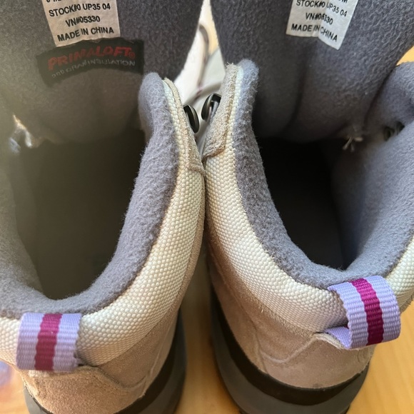 NEVER WORN. L.L. Bean women’s suede Primaloft hiking boots. Ivory Stone.SZ 8.5 - Picture 3 of 8